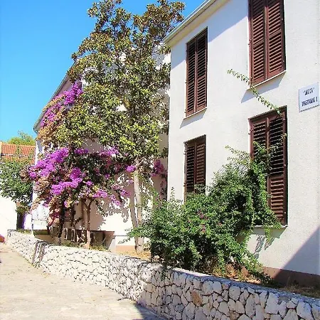 Lavica *