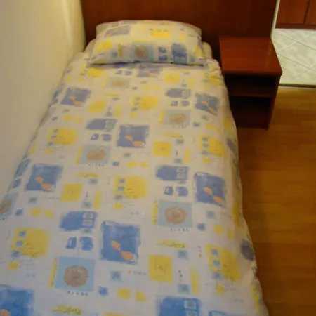 Lavica * Podstrana