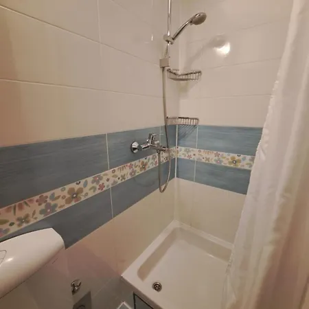 Lavica * Podstrana