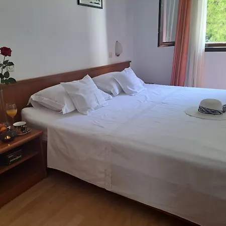 Apartment Lavica *