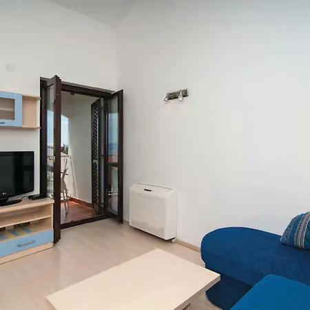 Apartment Lavica *